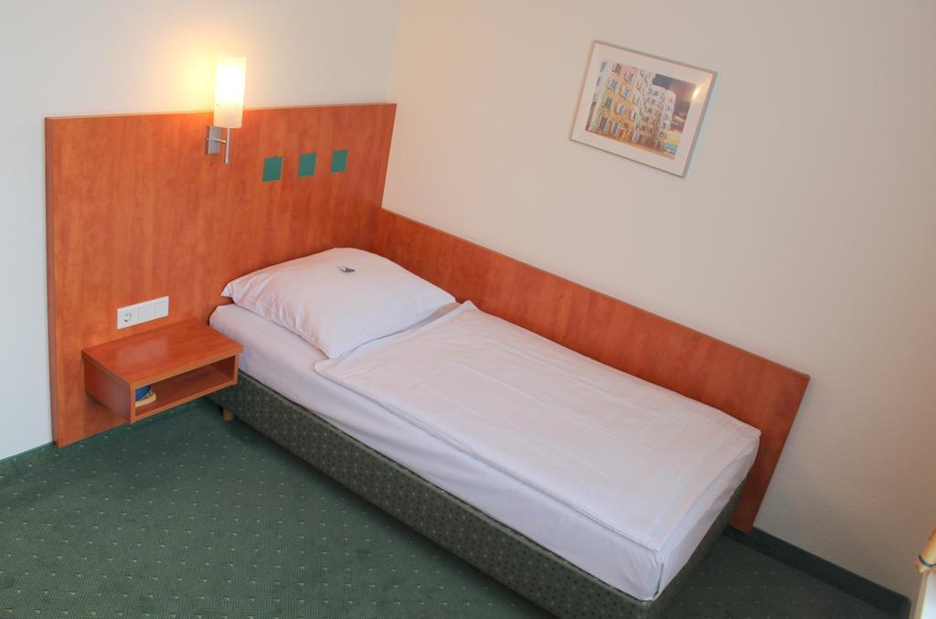 Stadthotel Duesseldorf Екстер'єр фото