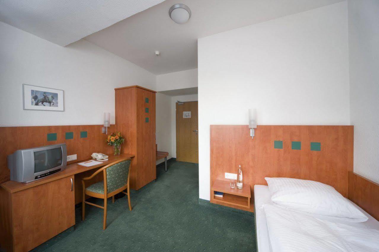 Stadthotel Duesseldorf Екстер'єр фото